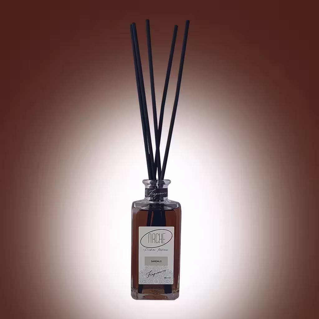 Profumo con bastoncini al Sandalo